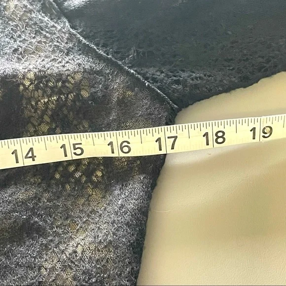 Pete Wool Sweater – Crew Neck, Long Sleeves, Raw Edge Hem – Black & Tan - Picture 12 of 13